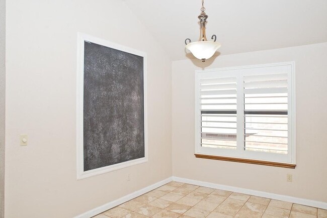 Building Photo - 608 Coopers Hawk Dr