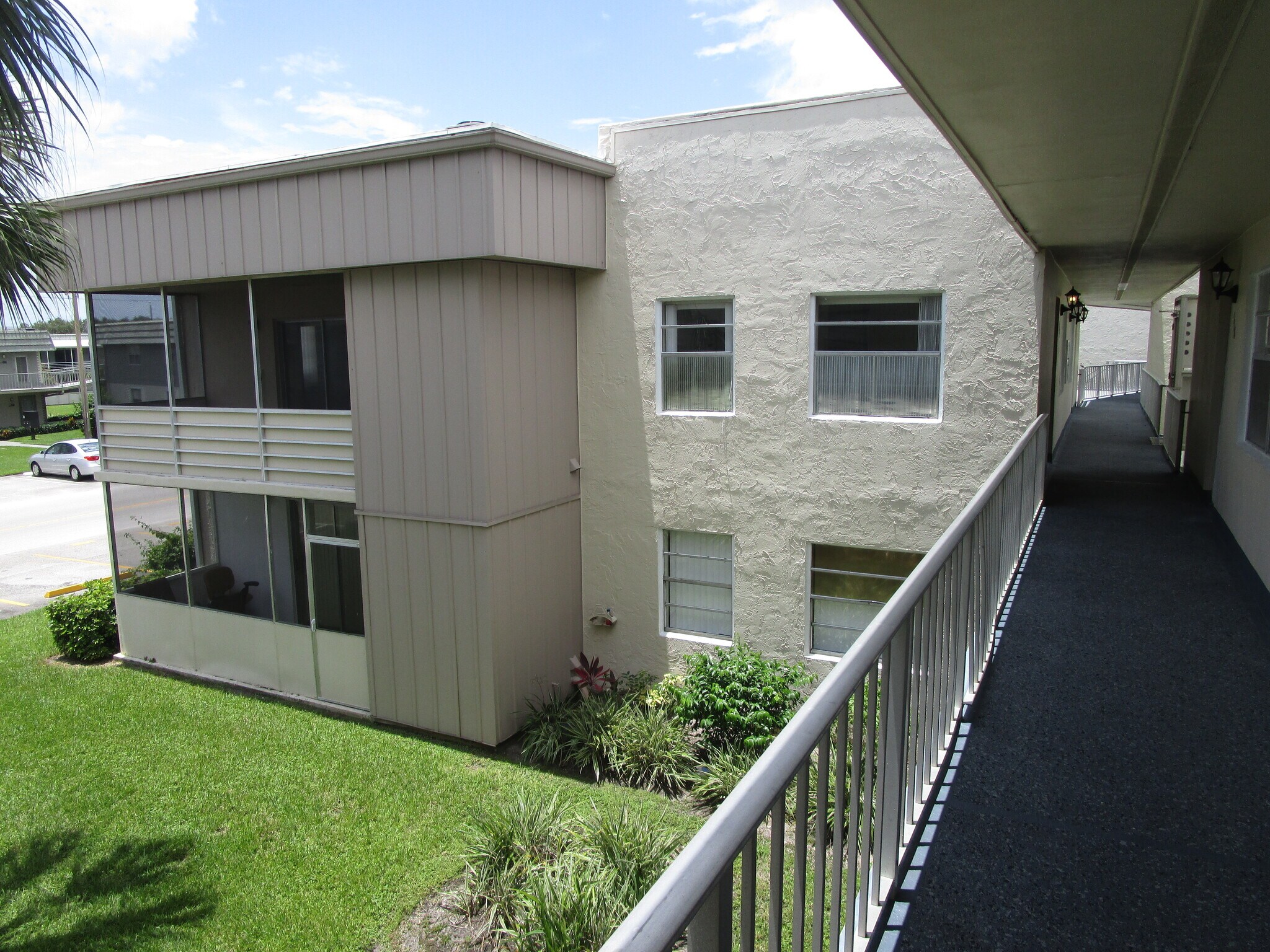 Building Photo - 517 Flanders K