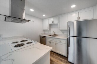 Building Photo - Updated Orangevale Duplex with Private Yard and Garage!