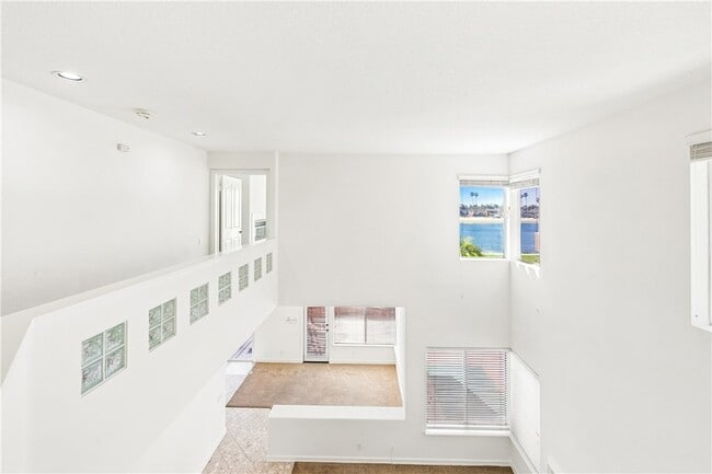 Building Photo - 5824 Spinnaker Bay Dr