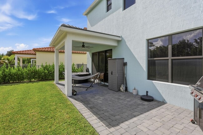 Building Photo - 16210 Sandy Shore Dr
