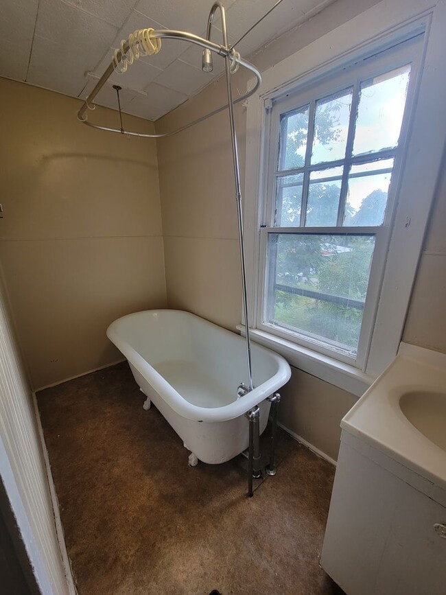 Building Photo - 362 Tolbert Ave