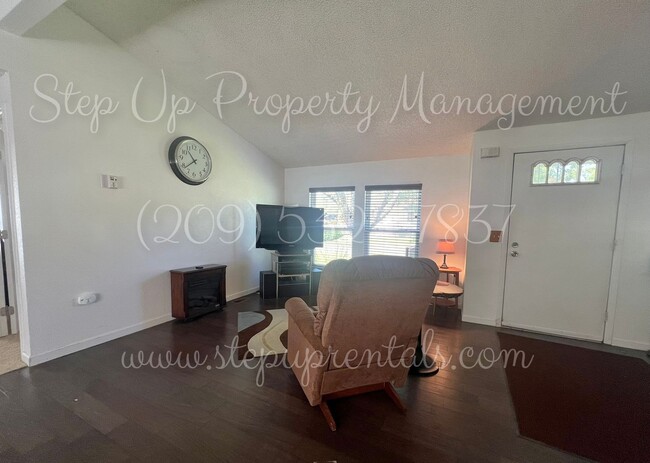 Building Photo - Charming 3 Bedroom Willow Springs Retreat ...