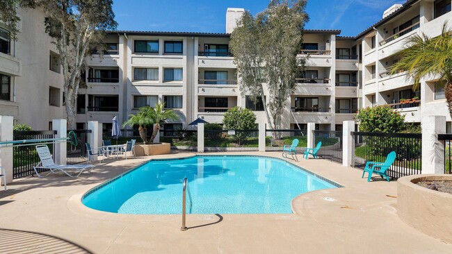 Building Photo - Lovely 1 bedroom Condo in Top-Rated Complex