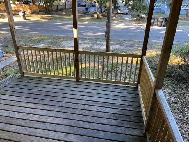 Building Photo - 1013 W Chase St