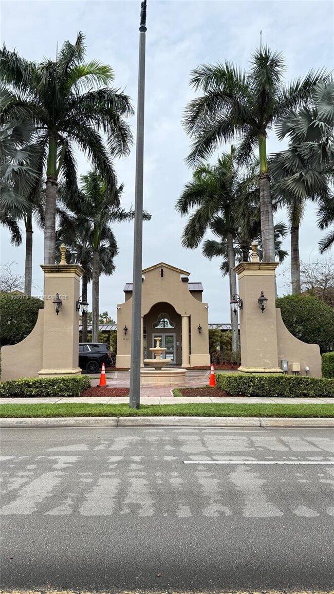 Building Photo - 3323 NE 11th Dr