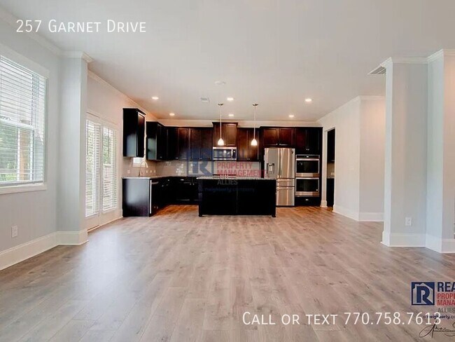 Building Photo - 257 Garnet Dr