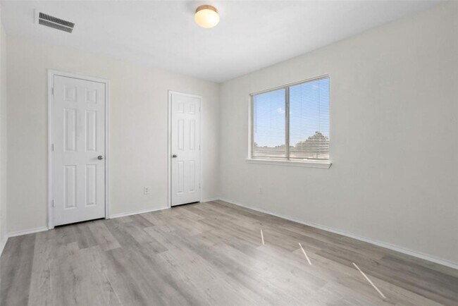 Building Photo - 11853 Gaelic Dr