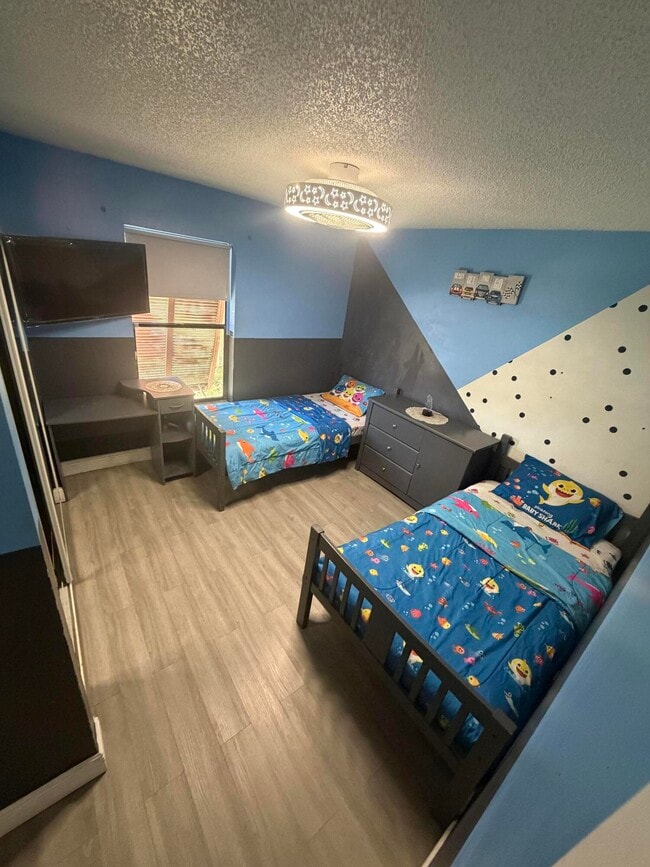 Building Photo - 10343 Greenhouse Rd