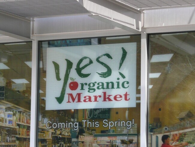 Building Photo - 1921 9 1/2 St NW