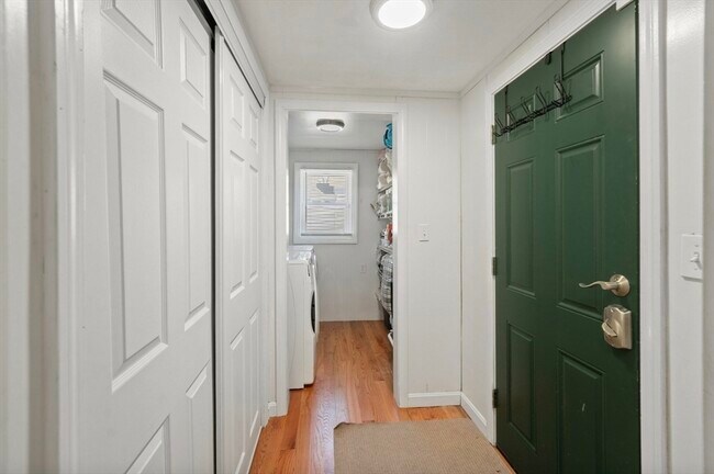 Building Photo - 53 St Germain St