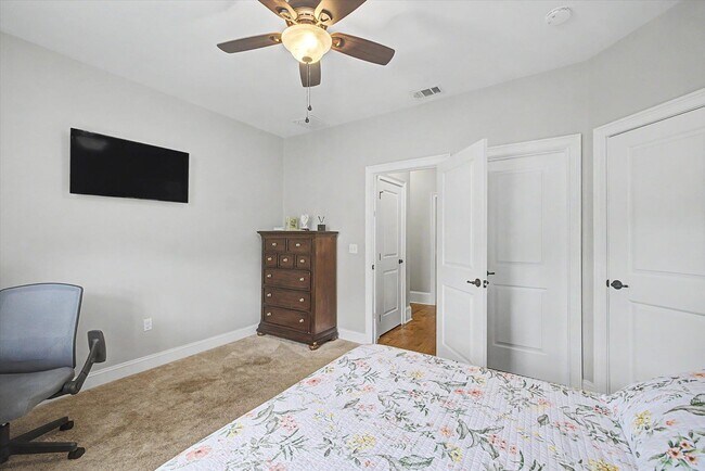 Building Photo - 7492 Sunny Mariana Ct