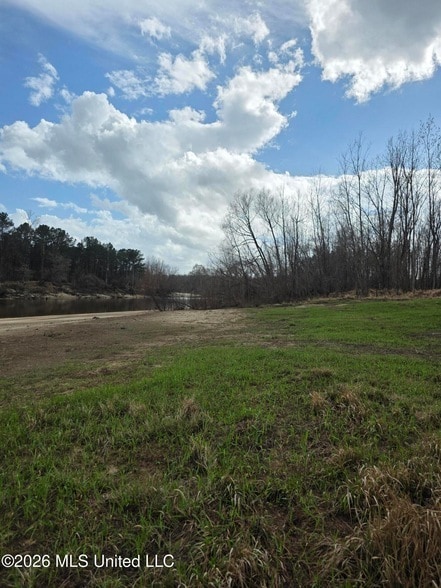 Building Photo - 1160 Cottonwood Dr