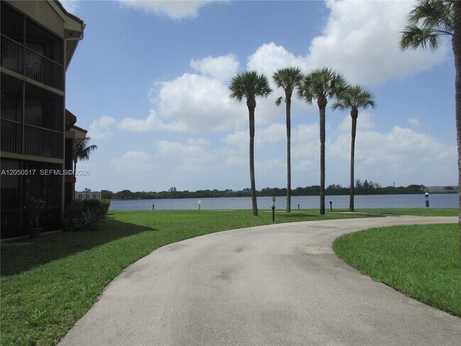 Building Photo - 15545 Miami Lakeway N
