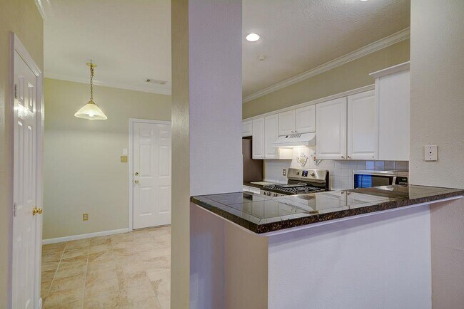 Building Photo - 7 N Spiral Vine Cir