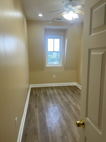 bedroom 2 view 2 - 1336 N Capitol St NW