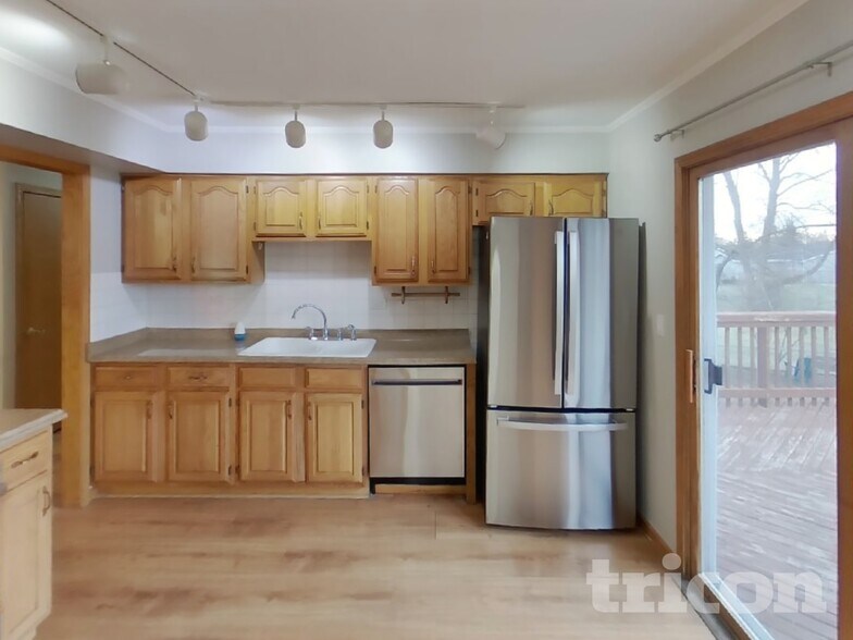 Building Photo - 1045 Brush Hill Ln