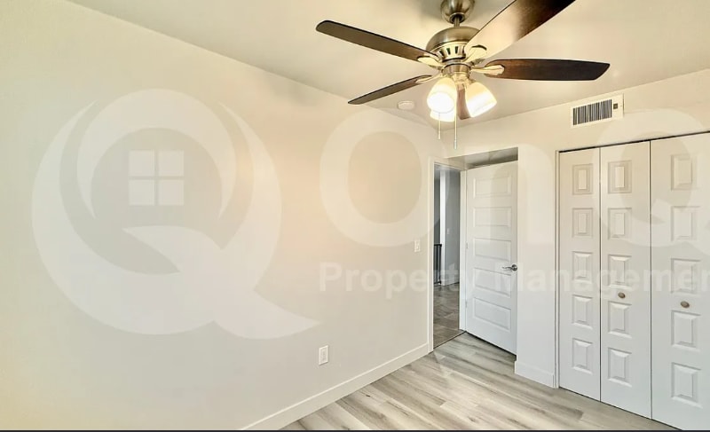 Building Photo - 6108 W Townley Ave