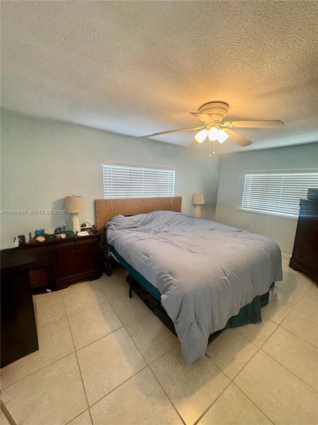 Building Photo - 118 Burgundy Dr