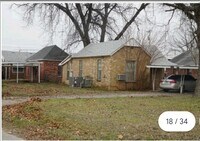 Building Photo - 801 W Oregon Ave