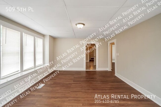 Building Photo - 509 5th St