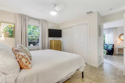 Building Photo - 713 Penn St