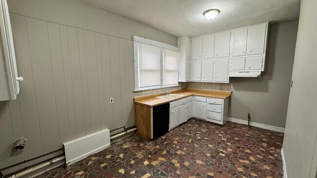 Building Photo - 1114 Azalia St
