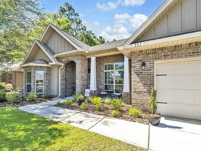 Primary Photo - 203 Amadeus Ave