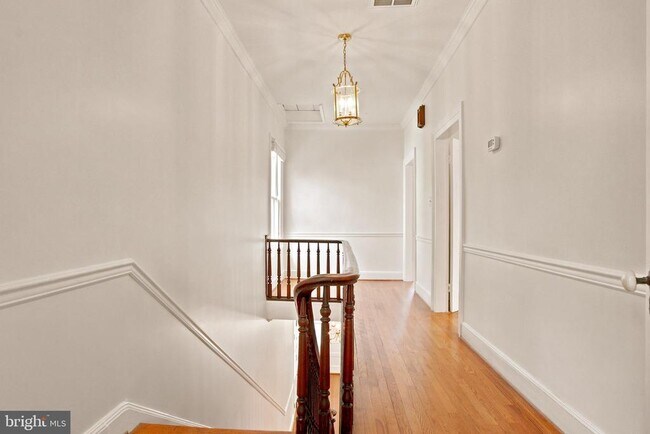 Building Photo - 209 N Washington St