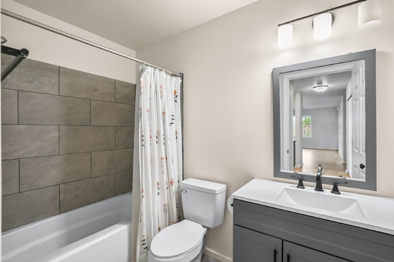 Building Photo - 12040 Bridgeport Way SW