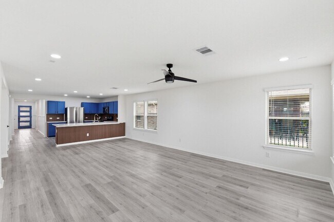 Building Photo - 10433 Russell Pines Dr