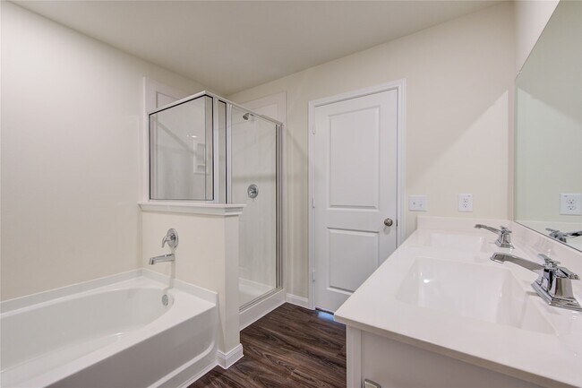 Building Photo - 11715 Braemar Village Dr