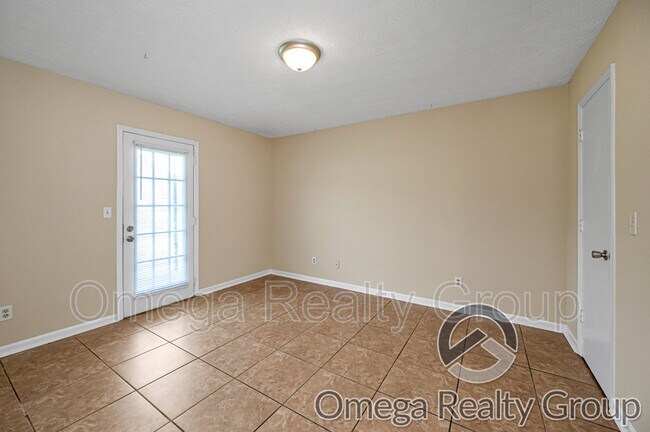 Building Photo - 815 Willow Pointe