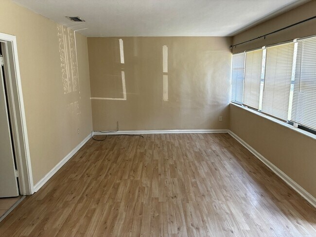 Building Photo - 7022 Linda Dr