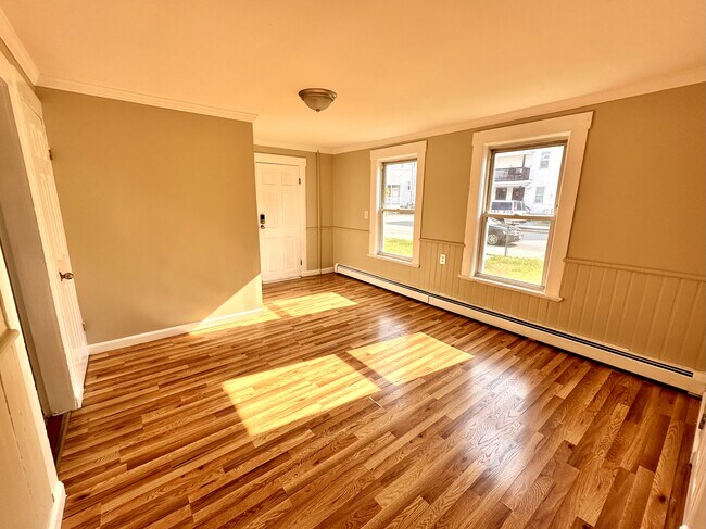 Building Photo - 119 Andover St