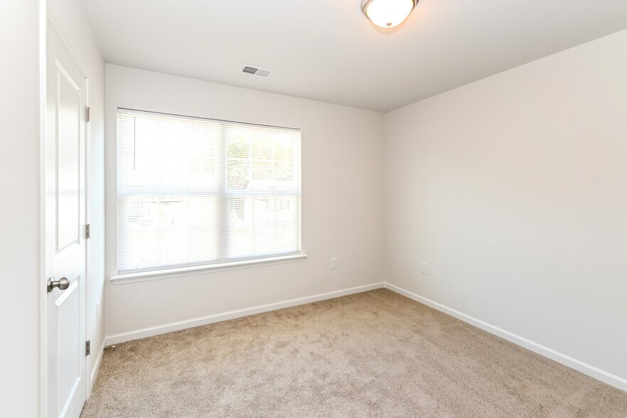 Building Photo - 5612 Woodard St