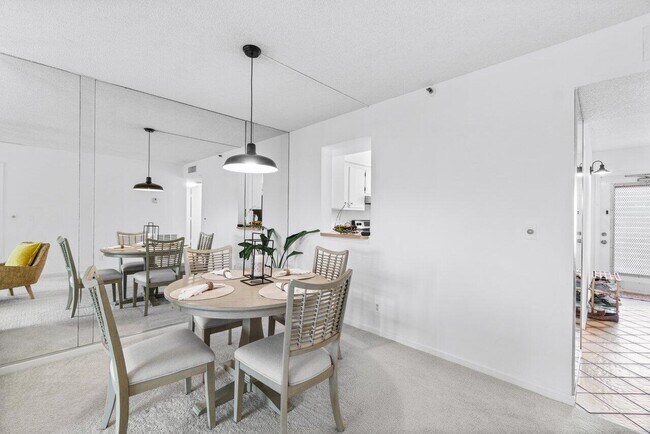 Building Photo - 14623 Bonaire Blvd