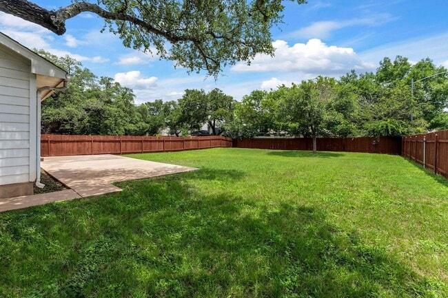 Building Photo - 5900 Taylorcrest Dr