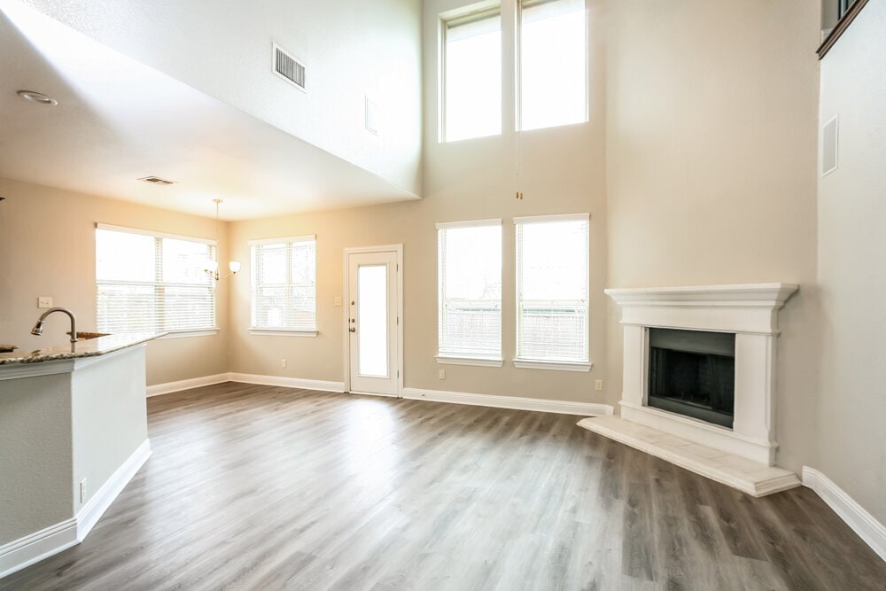 Building Photo - 2405 Comal Ct