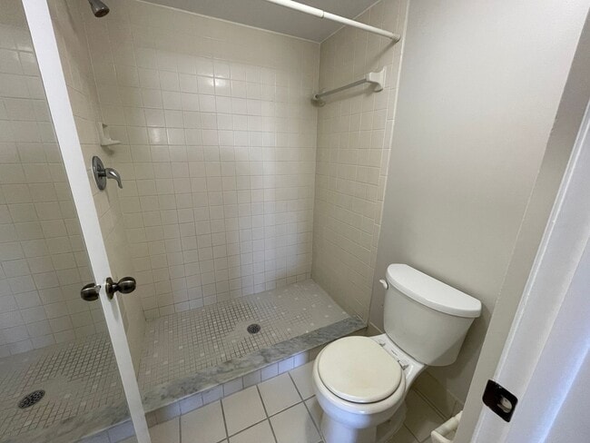 Building Photo - ANNUAL RENTAL - 2 BED / 2 BATH AT CANTERBURY VILLAGE