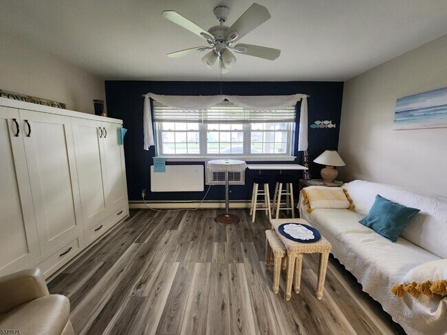 Primary Photo - 709 Ocean Ave N