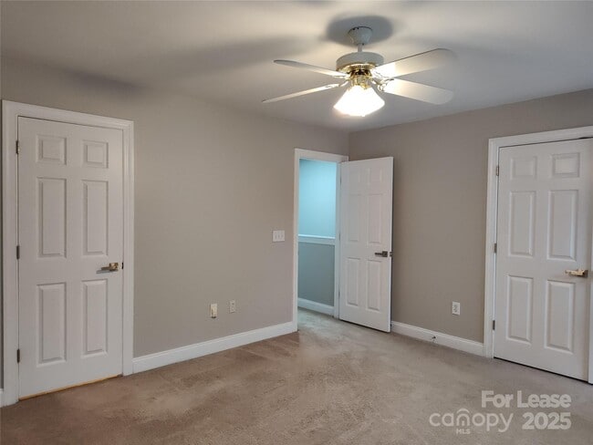Building Photo - 2120 Sardony Ln