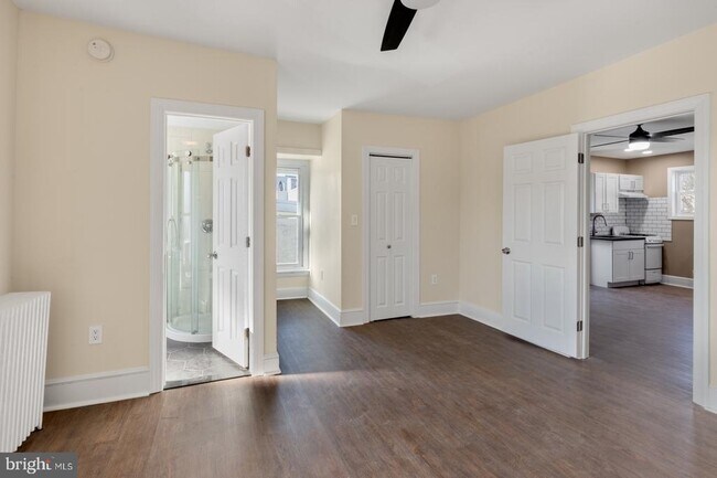 Building Photo - 113 Sumac St
