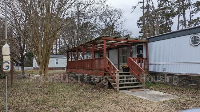 Building Photo - 106 Sumac Ln