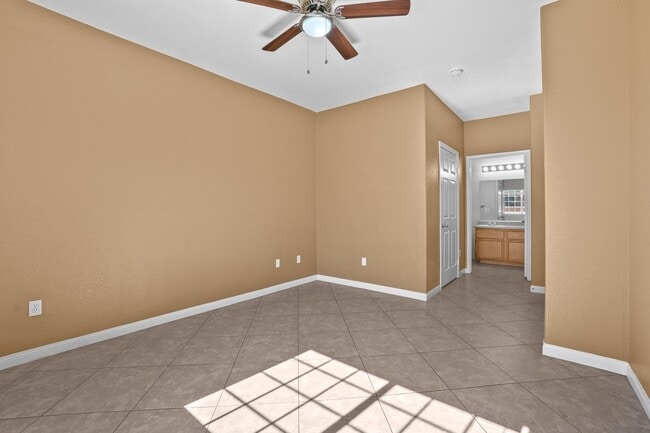 Building Photo - BEAUTIFUL 2 Bedroom Condo near Nellis Airf...