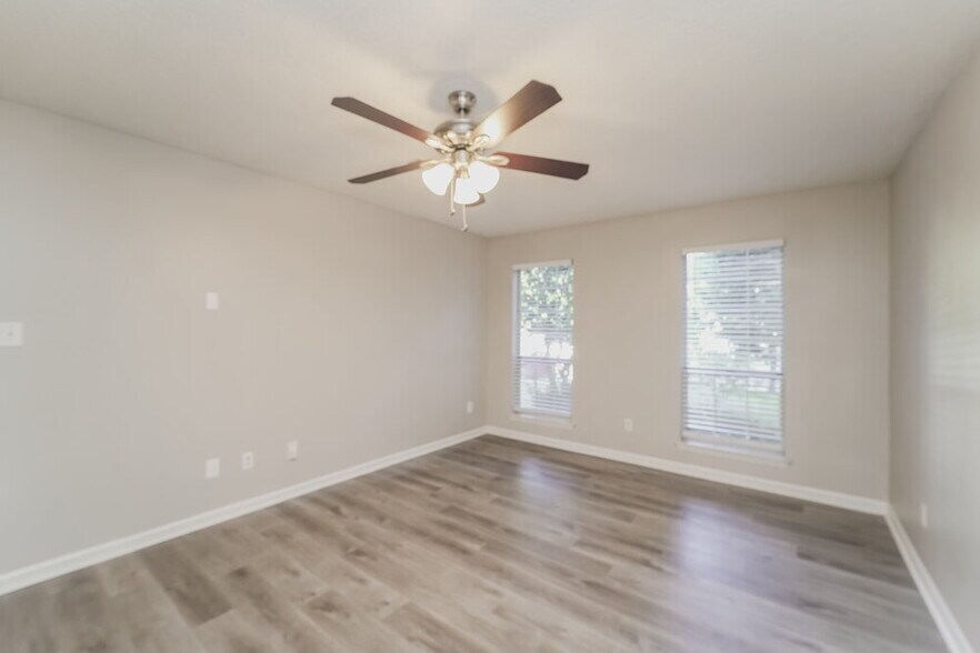 Building Photo - 9000 Oren Thompson Rd