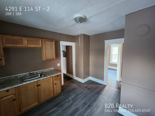 Building Photo - Charming 2-Bedroom Property in Prime Location