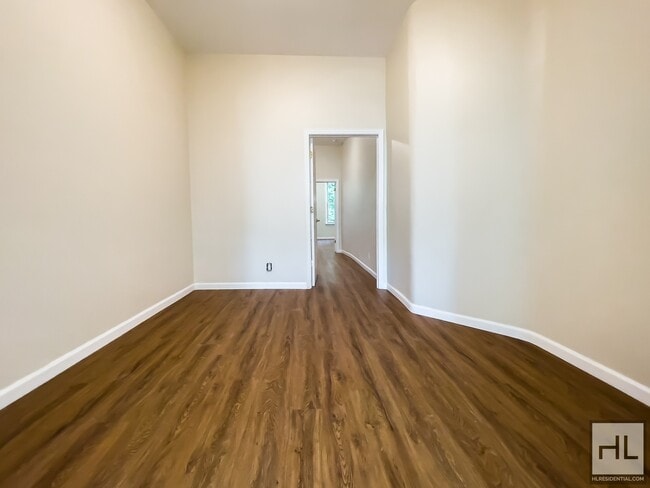 Building Photo - DIAMOND STREET / Newly Renovated Classic R...