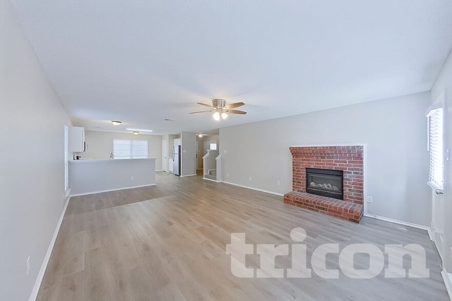 Building Photo - 608 Canyon Pl