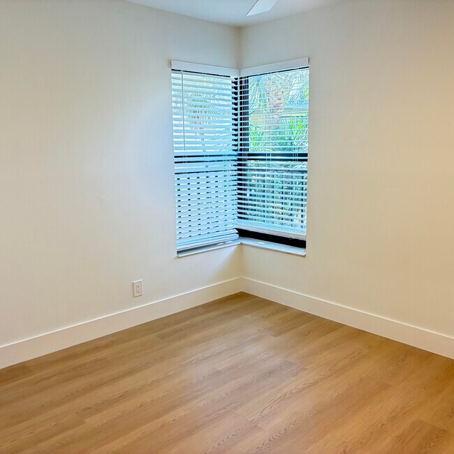 Building Photo - 3460 NW 47th Ave